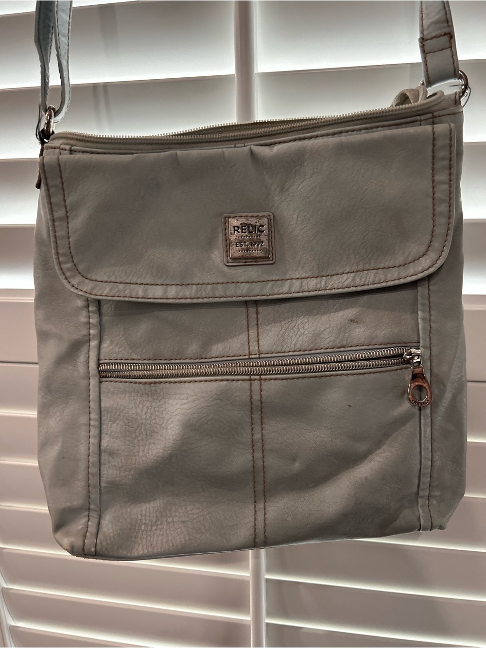 Relic Light Gray Leather Messenger Crossbody Bag